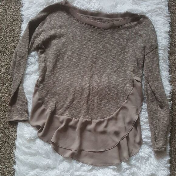 Anthropologie Deletta Tan Nubby Circle Tee Ruffle Bottom Raw Neck Hem Sweater XS - Picture 1 of 6